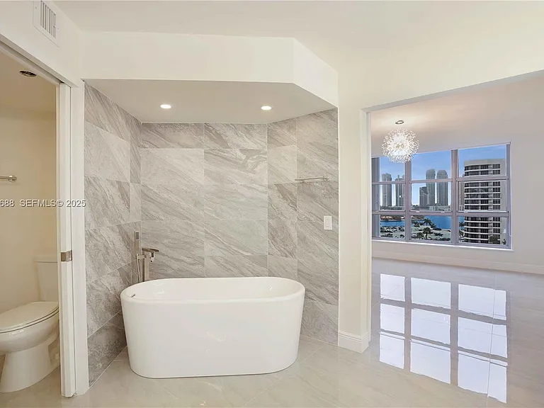 3500 Mystic Pointe Dr #1206 — Photo 6