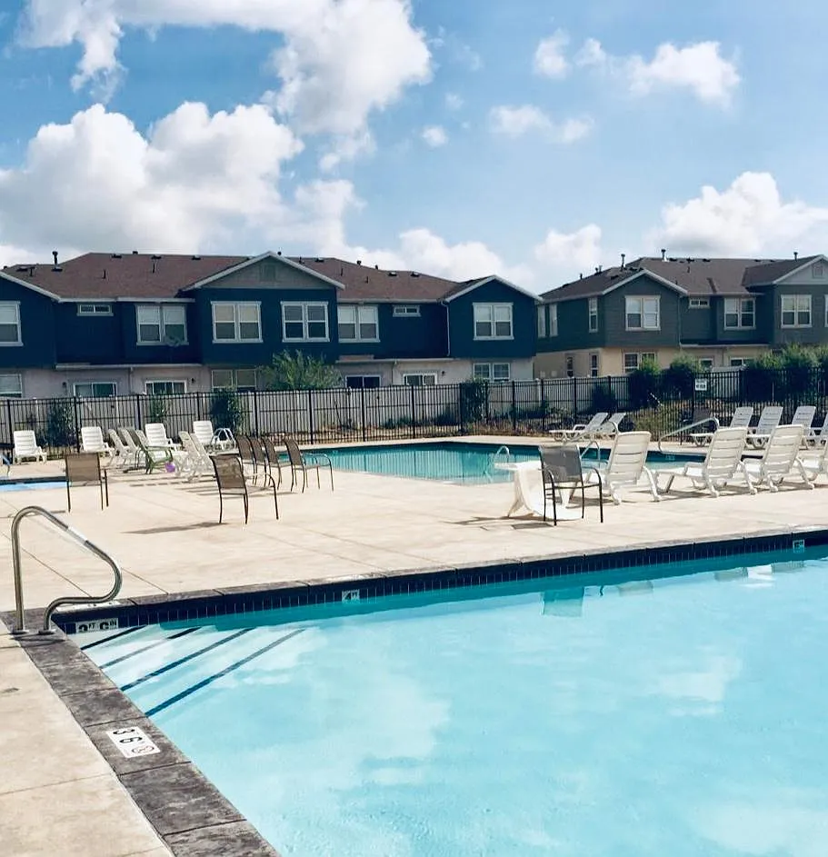2 bed, 1300 sqft, $1,850 — Photo 4