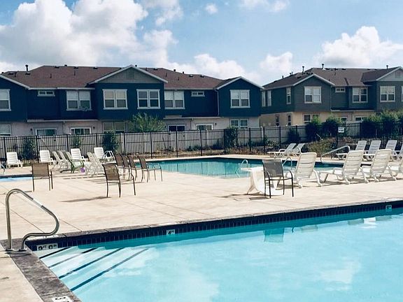 3rd image of 104 E Resaca Dr Unit E11