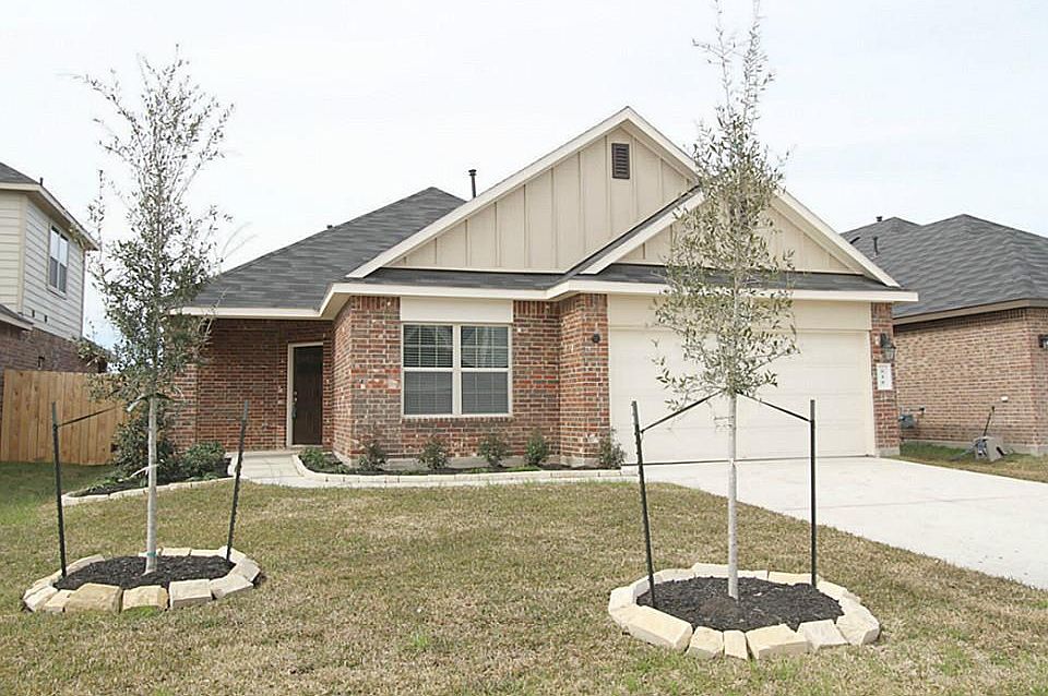 1st image of 610 Longstreet Dr
