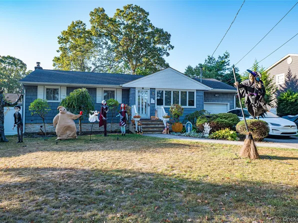 118 West 6th Street West 6th Street, West Islip, NY 11795