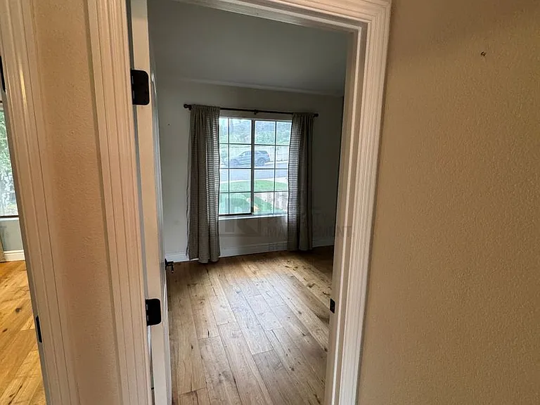 16517 Mountain St — Photo 22