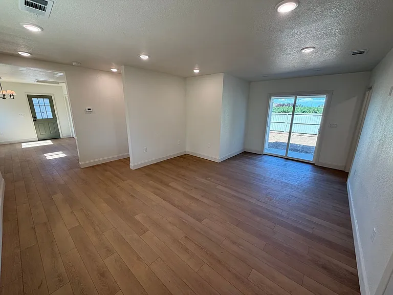 9001 E Acampo Rd — Photo 7