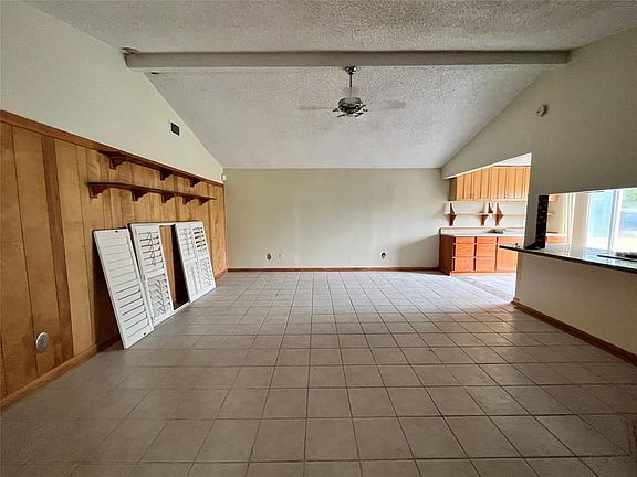 3rd image of 5104 39th St #1
