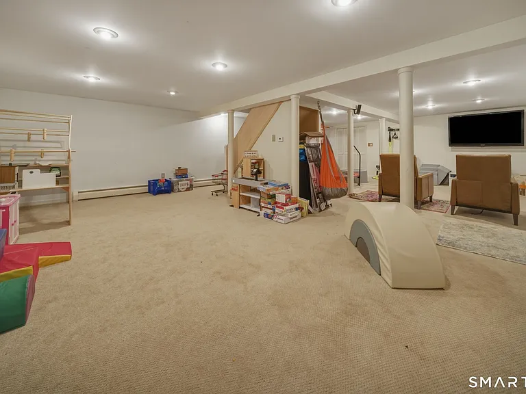 32 Fox Den Rd — Photo 27