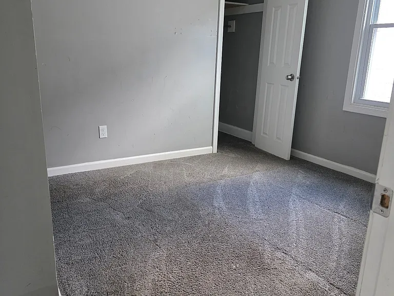 3175 Toledo Ave — Photo 6
