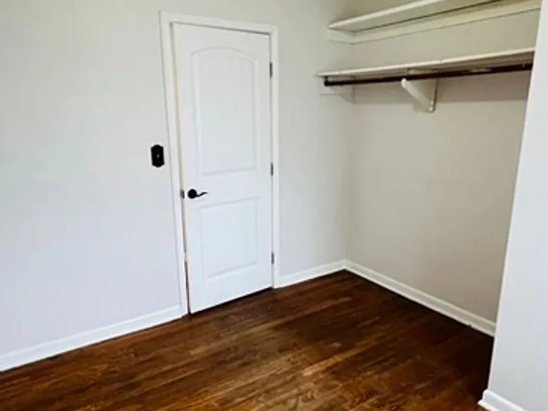 502 S Calhoun St — Photo 14