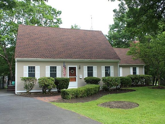 4th image of 15 Haven Ave