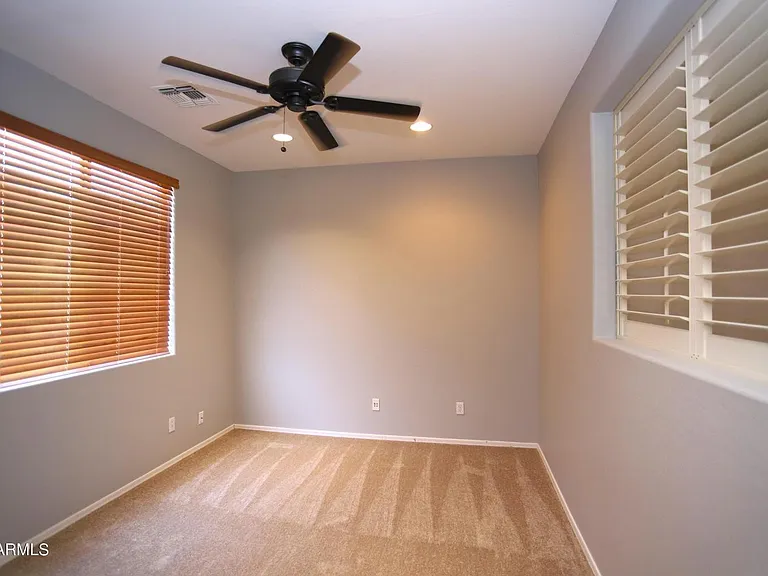 2840 S Miller Dr — Photo 17