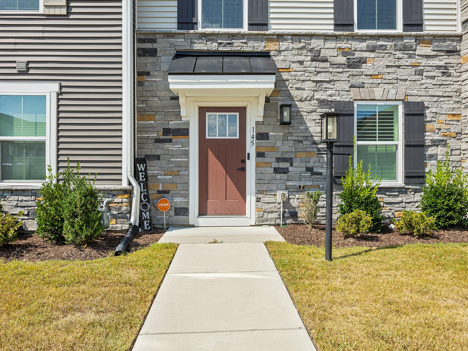 3 bed, 1725 sqft, $2,700 — Photo 3