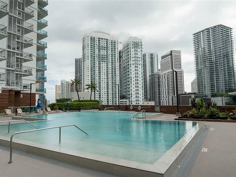 361 S Miami Ave — Photo 7