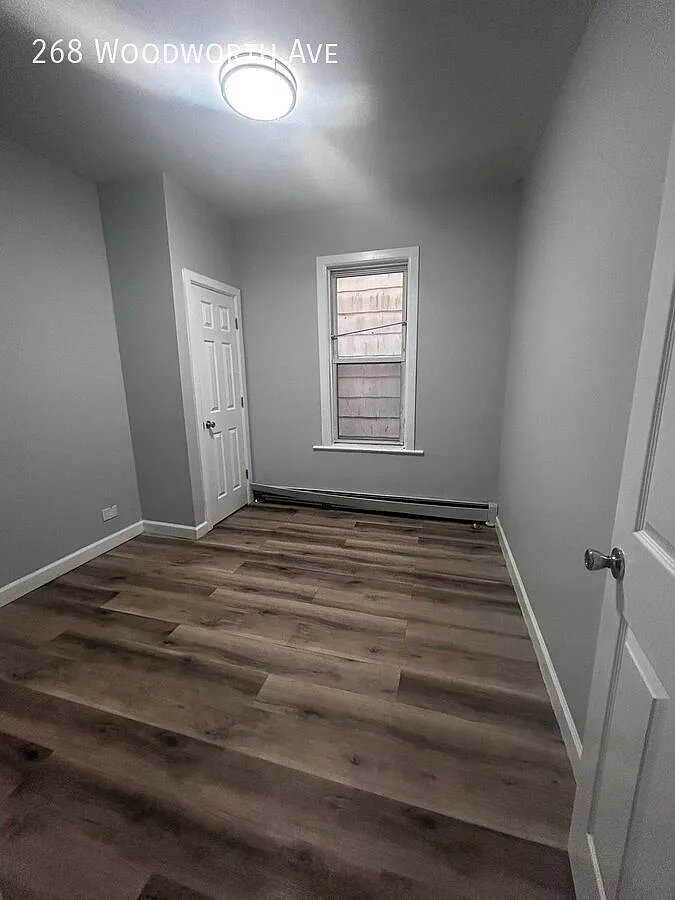 3 bed, $3,000 — Photo 2