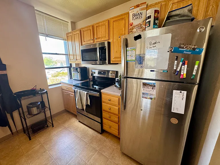 Lakeside Apartments — Photo 13