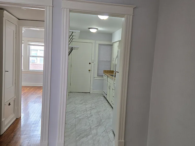 5103 Wyandotte St #1N — Photo 6