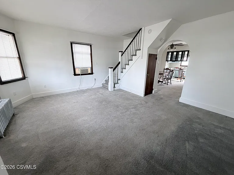 130 Iron St — Photo 4