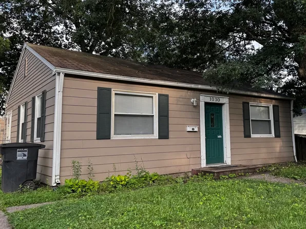 1030 38th St, Moline, IL 61265