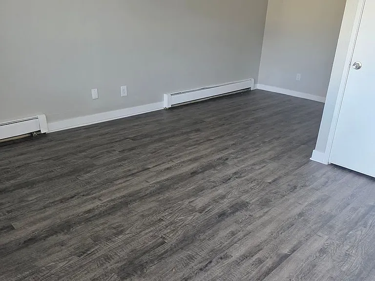 Sunstone Apartments — Photo 25