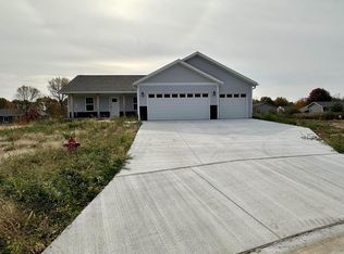 828 Stoneridge Dr, Mosinee, WI 54455