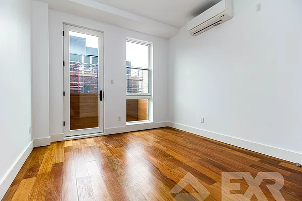 Rented by EXR | media 7