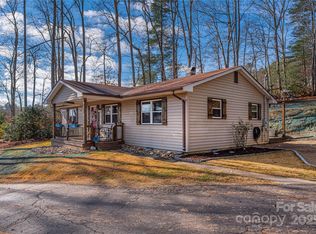 2746 Turnpike Rd, Horse Shoe, NC 28742