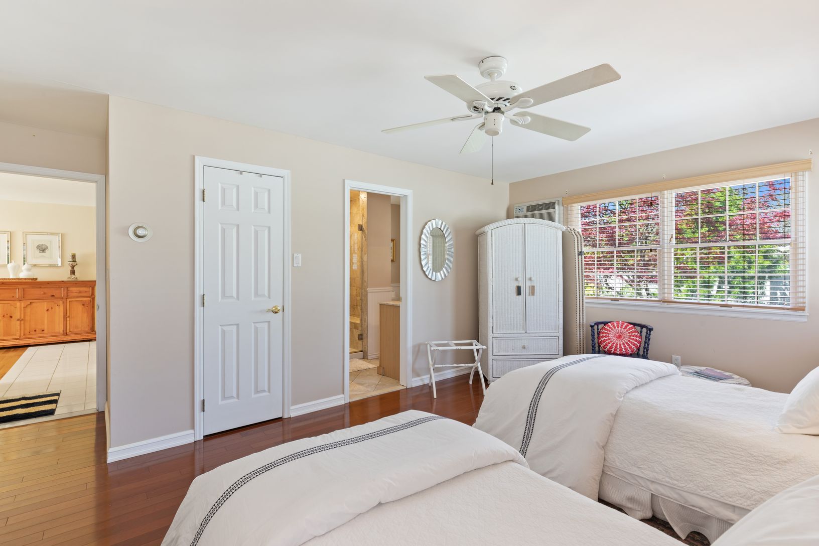  1ST FLOOR MASTER ENSUITE