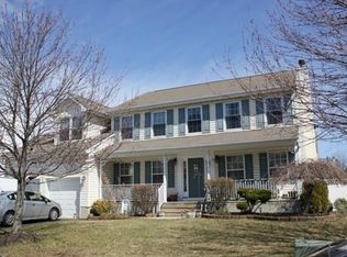 6 Arbor Cir, Edison, NJ 08837