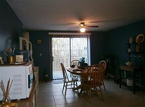3rd image of 370 Bedford St