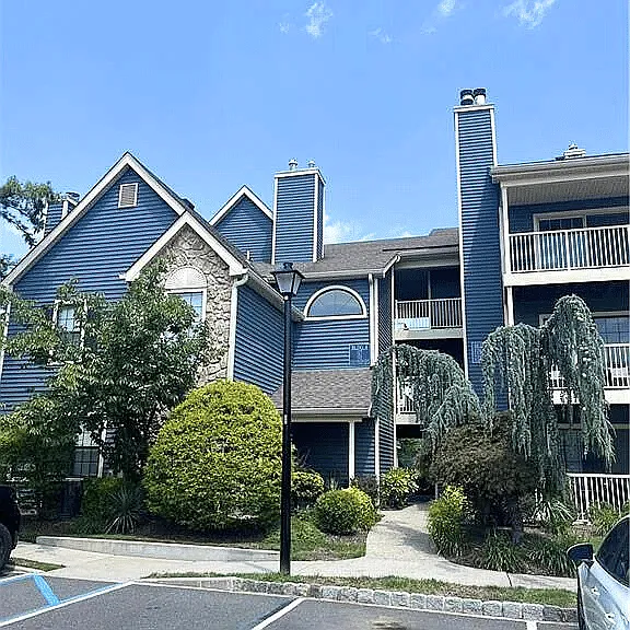 112 Longfield Ct — Photo 3