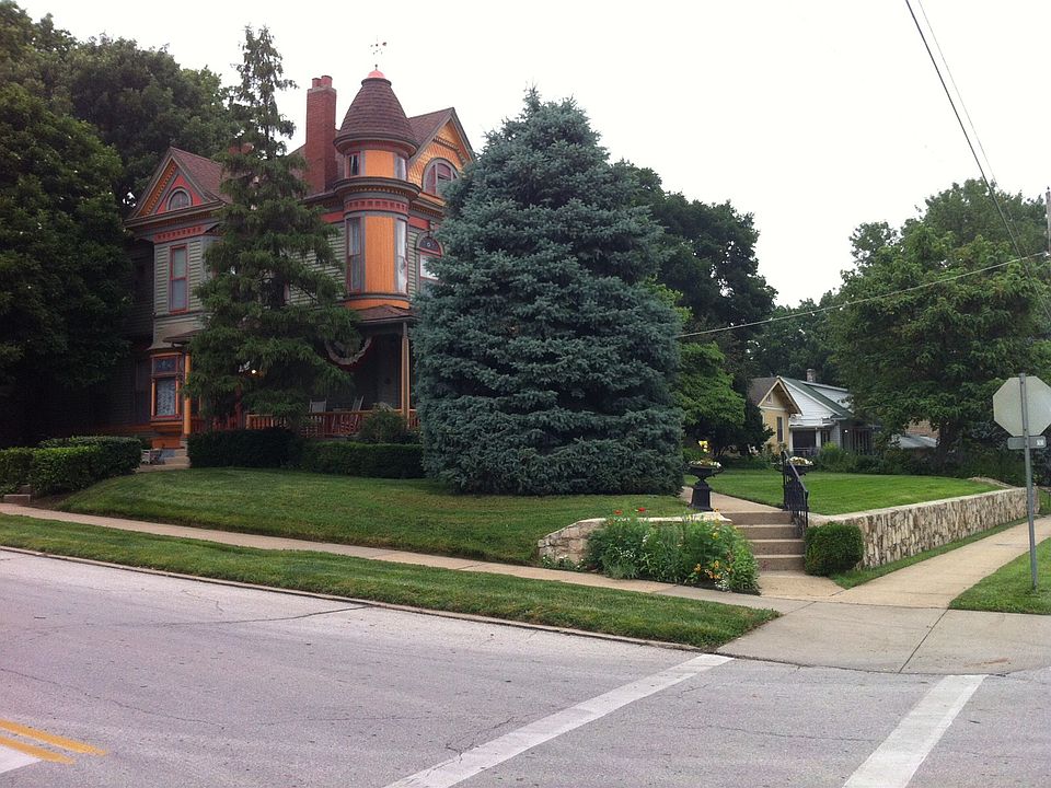 2nd image of 702 N Delaware Ave