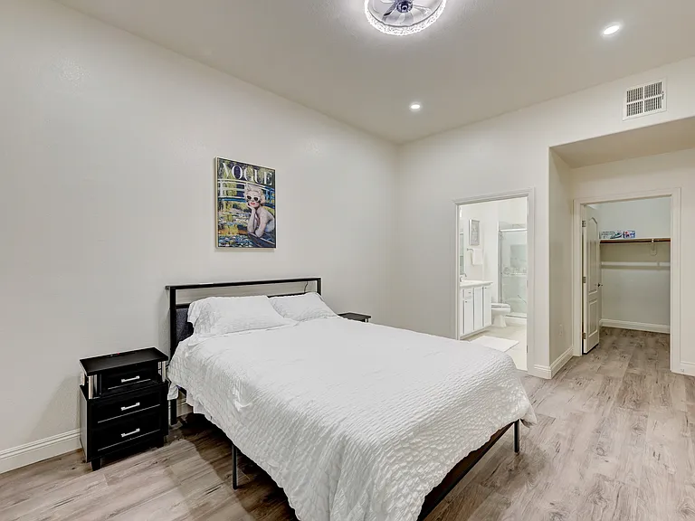 2305 W Horizon Ridge Pkwy #1512 — Photo 9