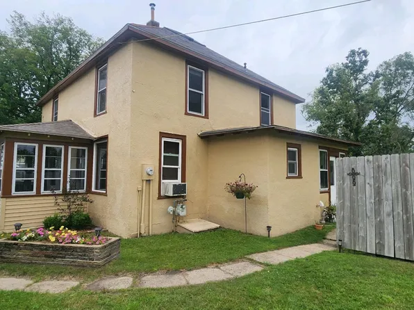 201 5th St NW, Frazee, MN 56544