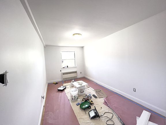 5th image of 461 E 9th St #1