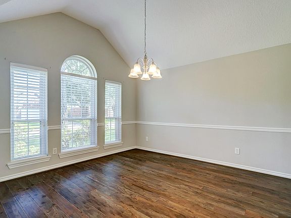 4th image of 5914 Centennial Glen Dr