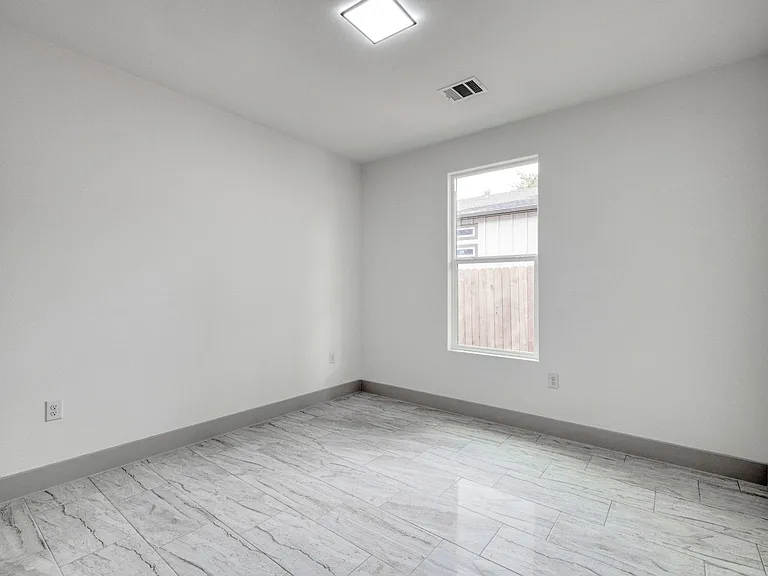 202 Washington St — Photo 21