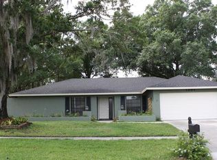 1201 Sandalwood Dr, Plant City, FL 33563