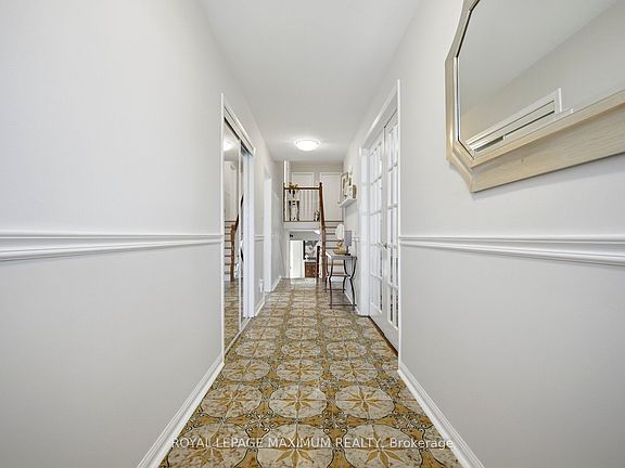 5th image of 255 John St