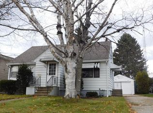 2406 11th St, Two Rivers, WI 54241