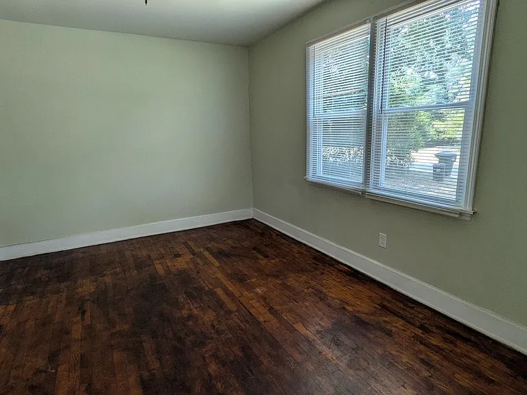906 Central Ave — Photo 7