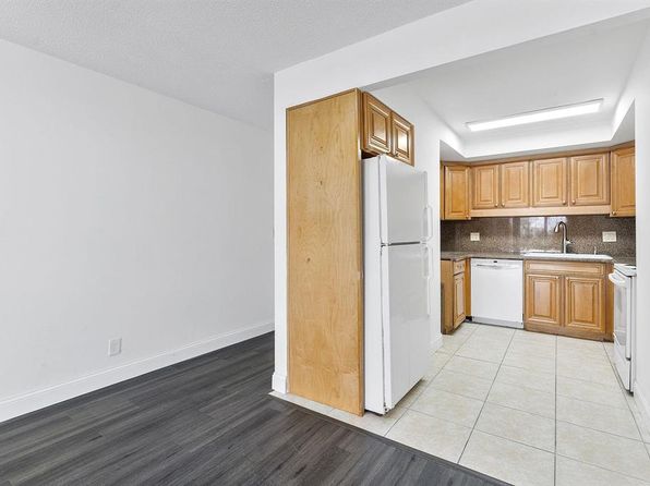 510 Lake Shore Dr APT 2