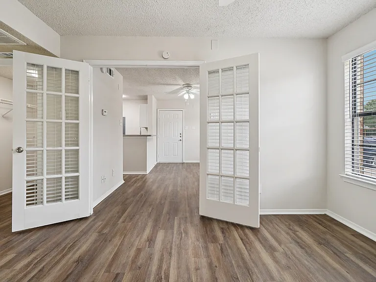 A1 Bedroom look to livingroom