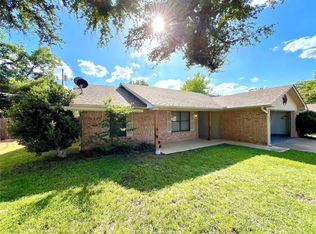 1348 Inglewood Dr, Stephenville, TX 76401