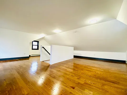 Rented by Blue Egg Realty Corp | media 30