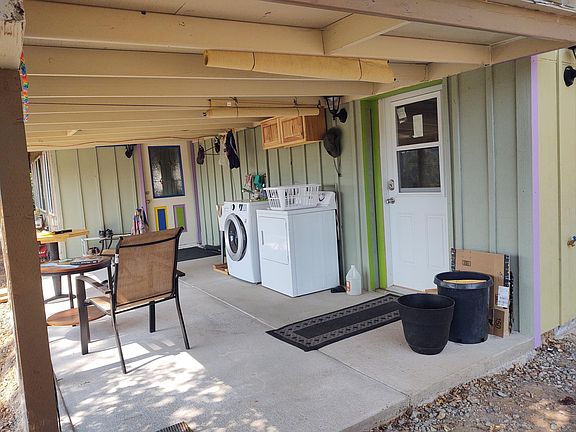 Shared Front porch, laundry