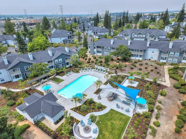 Rosemeade at Olympus Pointe