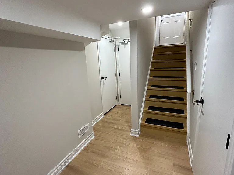 25 Roma Dr #BASEMENT — Photo 7