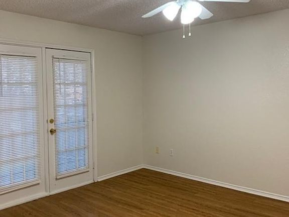 4th image of 10220 Maria Dr