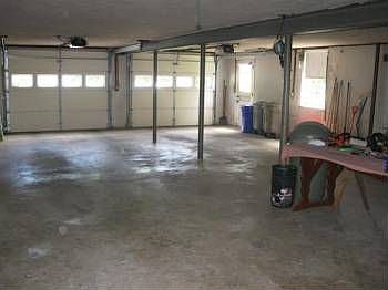 2nd image of 646 Hillcrest Blvd