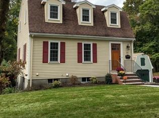 83 Seaver St, Wellesley, MA 02481