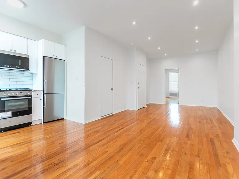 193A 29th St #3 — Photo 3