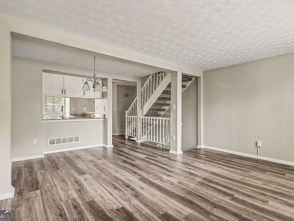 3rd image of 844 Regal Path Ln